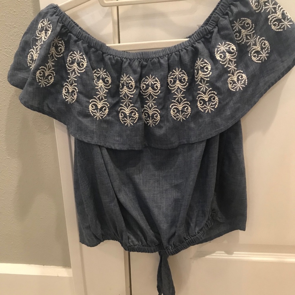 American Rag Crop Top - Picture 2 of 3